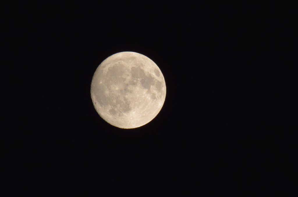 仲秋の名月　月を撮ってみた
